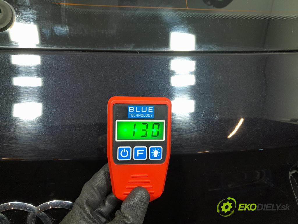 Audi Q7 2018 zadní dveře kufra: kufr