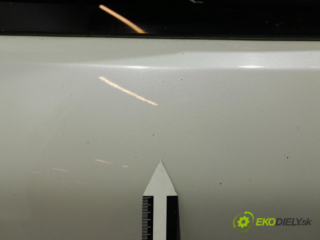 Peugeot 3008 2013 zadní dveře kufra: kufr