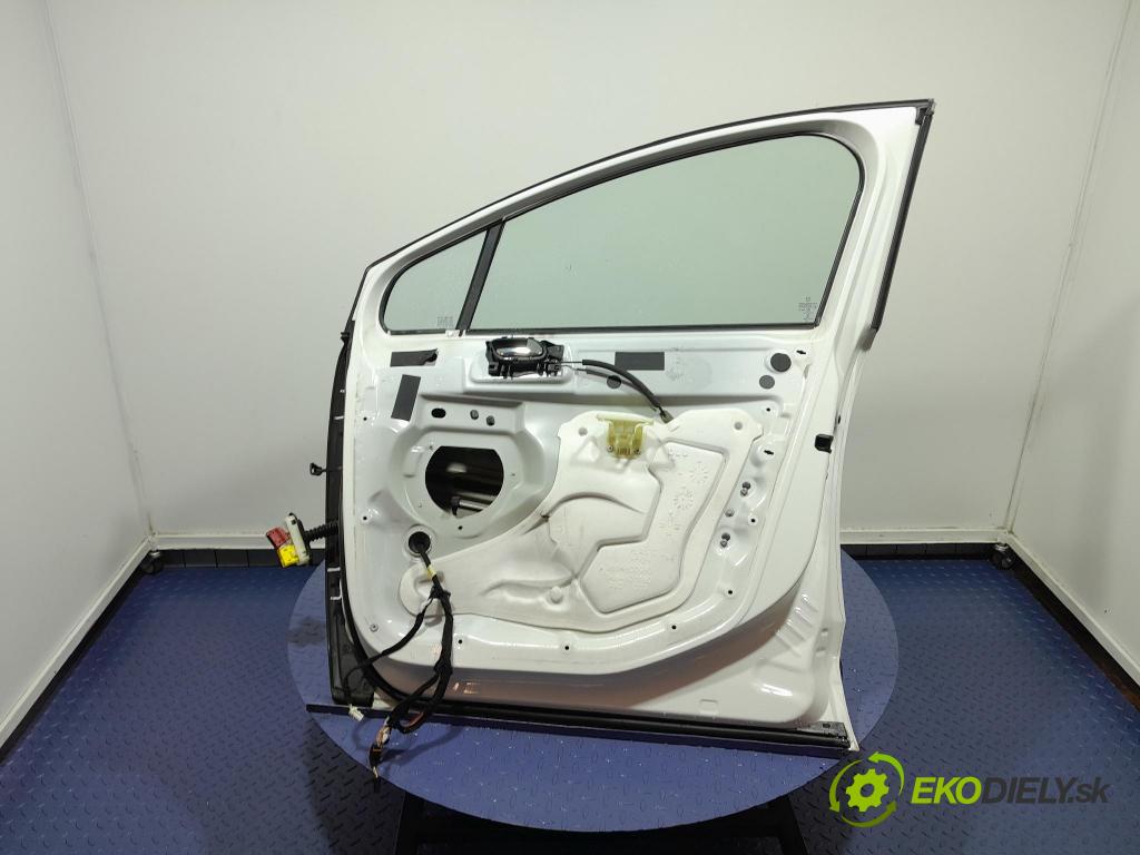 Peugeot 3008 2013 dveře před prave 