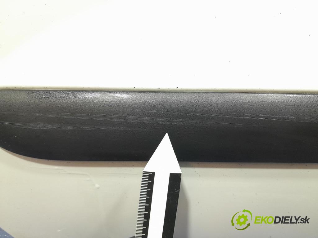 Peugeot 3008 2013 dvere zad pravé