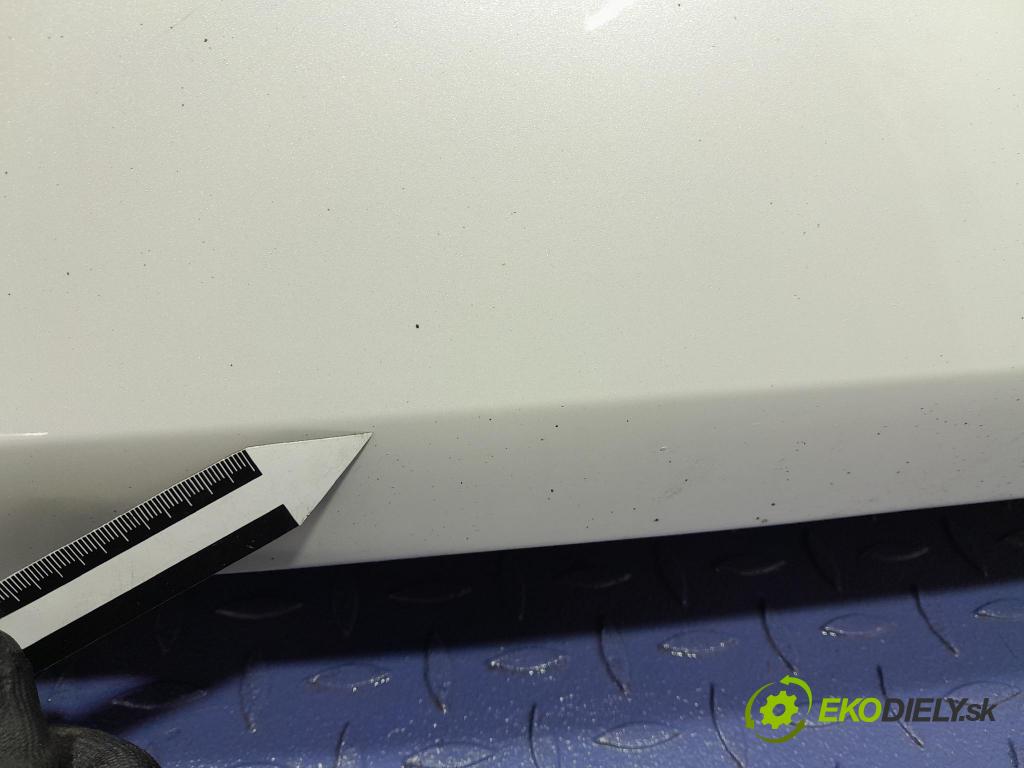 Peugeot 3008 2013 zadní dveře kufra: kufr