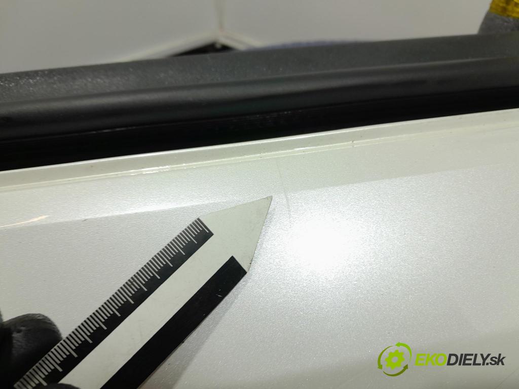 Peugeot 3008 2013 zadní dveře kufra: kufr