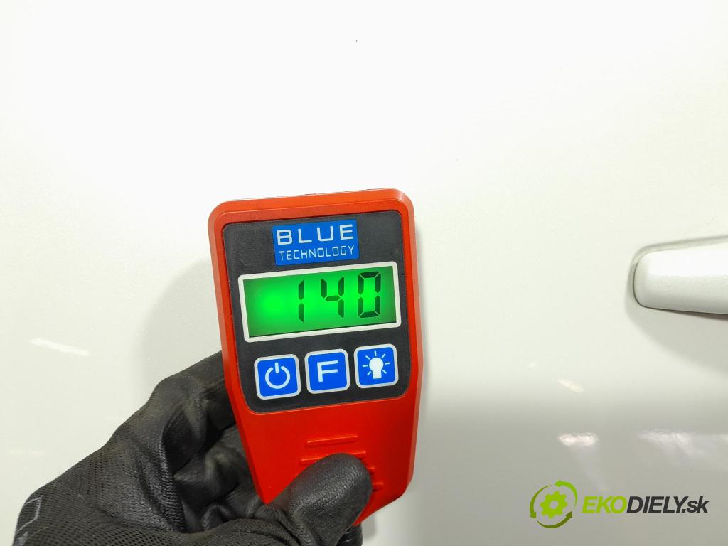 Peugeot 3008 2013 dvere zad Vľavo: