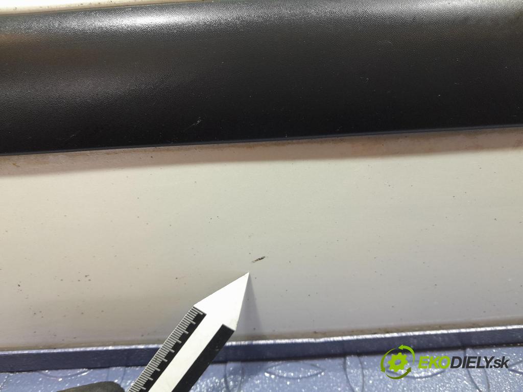 Peugeot 3008 2013 dveře před Vlevo, odjet: