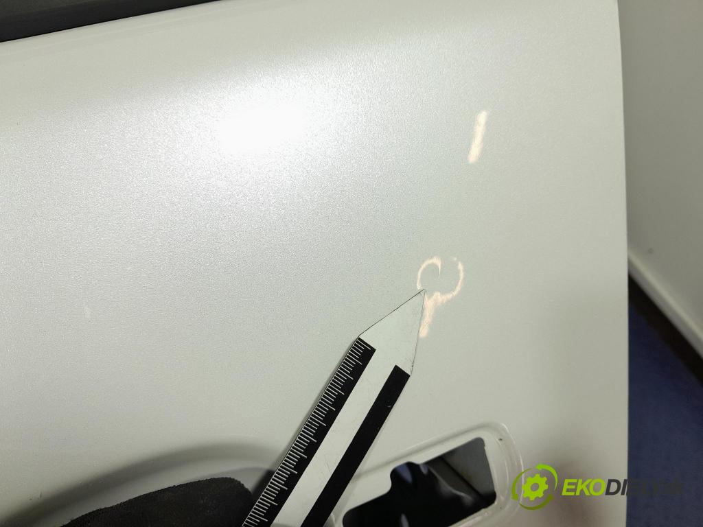 Peugeot 3008 2013 dveře před Vlevo, odjet: