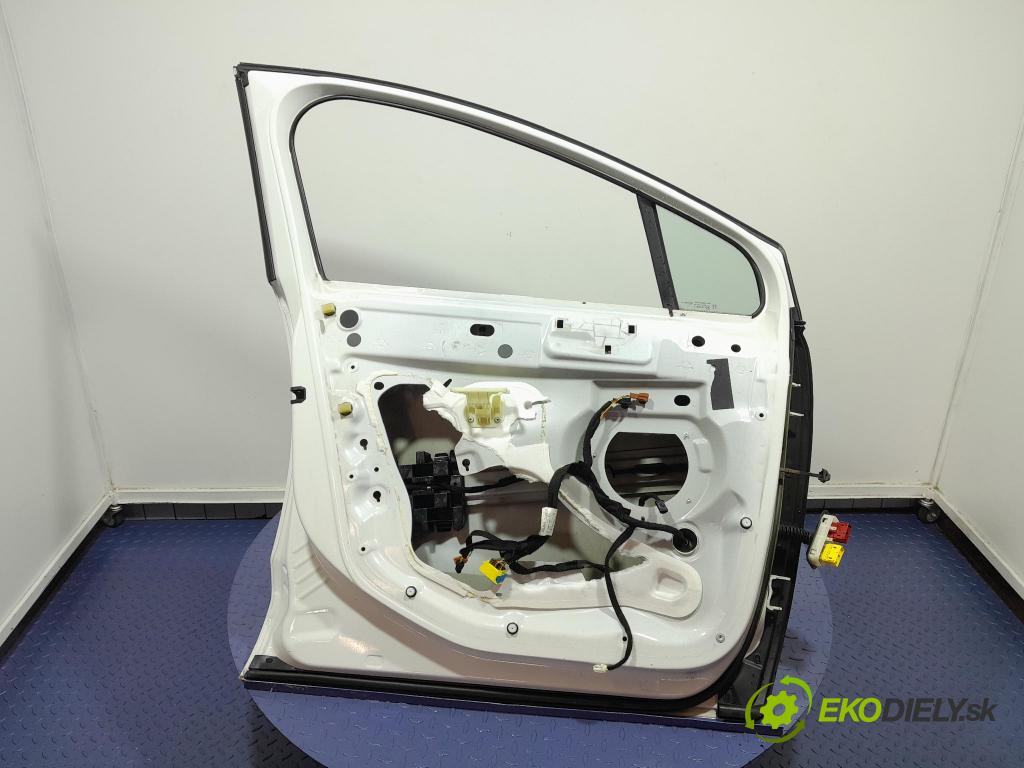 Peugeot 3008 2013 dveře před Vlevo, odjet: 