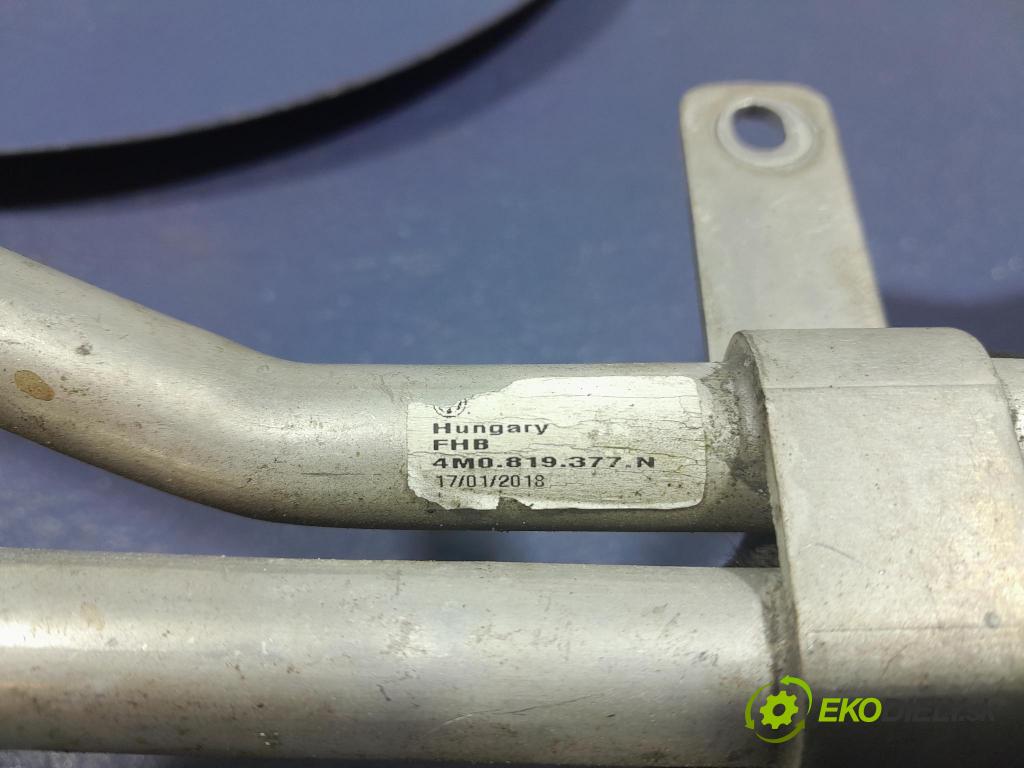 Audi Q7 2018 rúrka Chladič: 4M0819350J