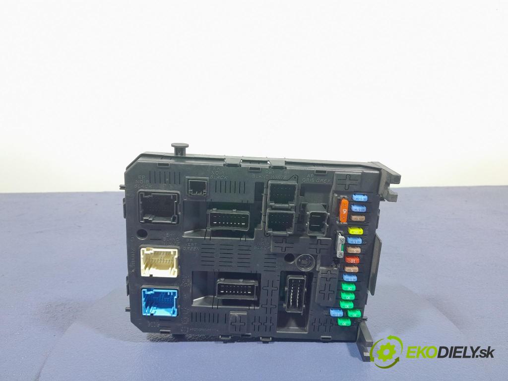 Peugeot 3008 2013 skrinka Poistky: 9678477180