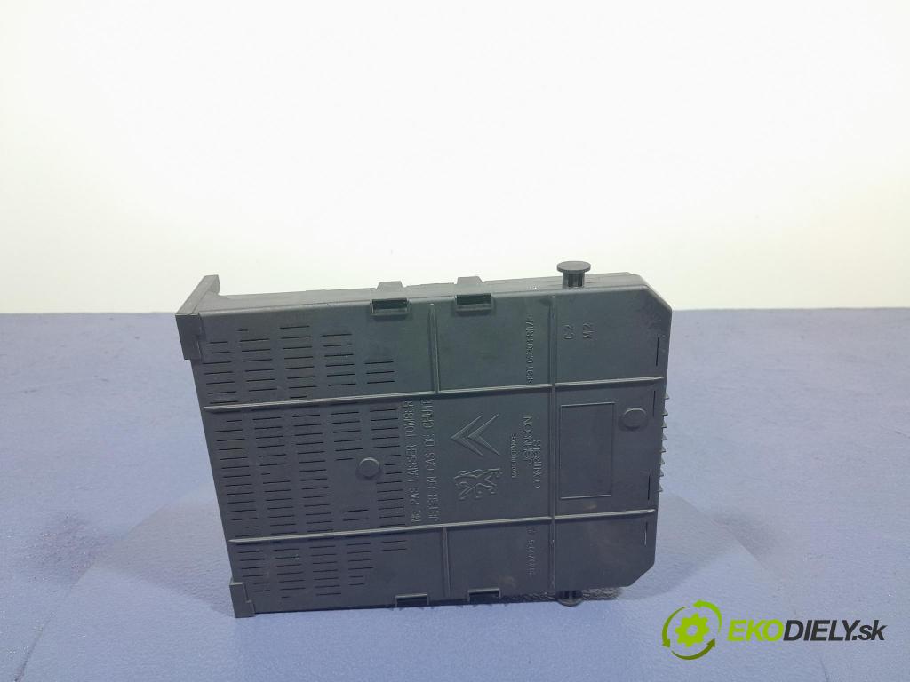 Peugeot 3008 2013 skrinka Poistky: 9678477180