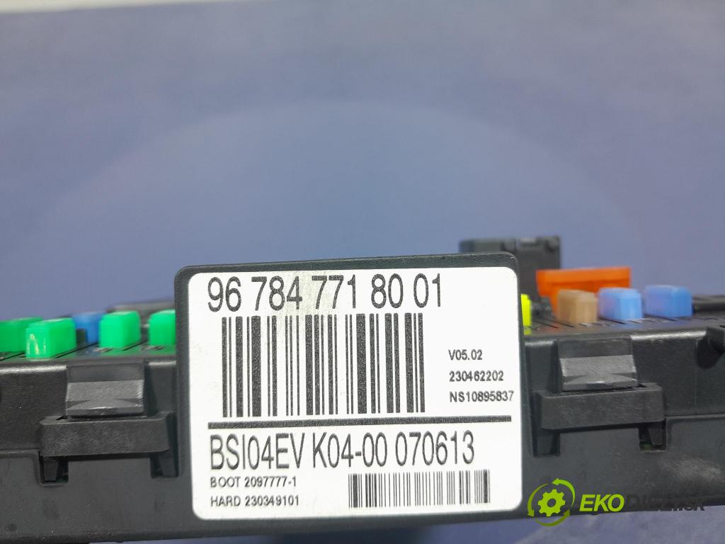 Peugeot 3008 2013 skrinka Poistky: 9678477180