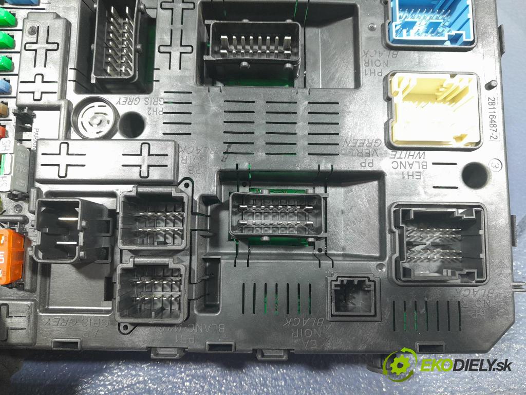 Peugeot 3008 2013 skrinka Poistky: 9678477180