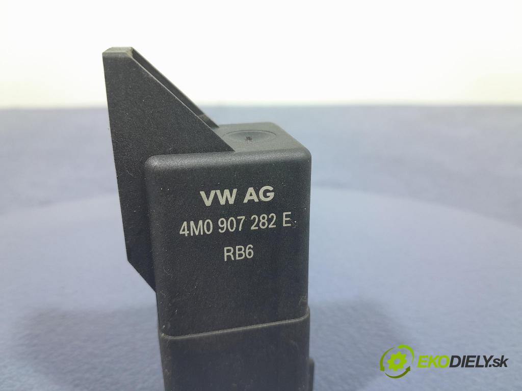 Audi Q7 2018 relé 4M0907282E