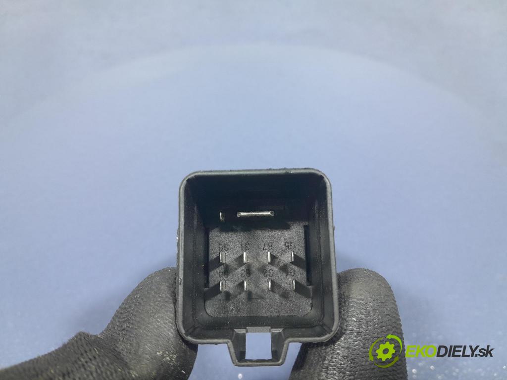 Audi Q7 2018 relé 4M0907282E