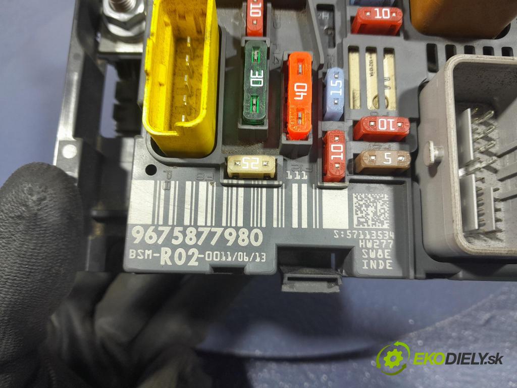 Peugeot 3008 2013 skříňka Pojistky 9675877980