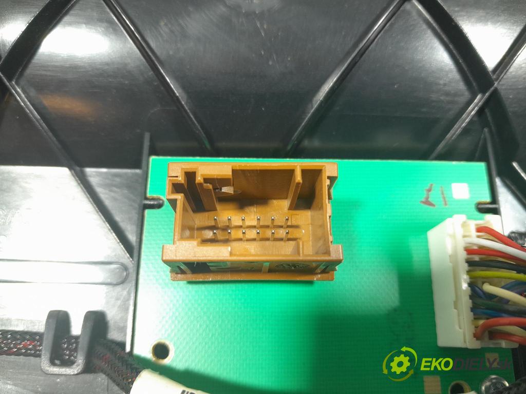 Peugeot 3008 2013 Zobrazit: Rádio: / GPS 98043349ZD