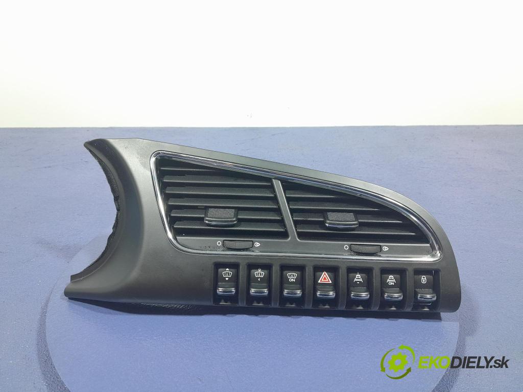 Peugeot 3008 2013 Mřížky Proud vzduchu Vzduch: