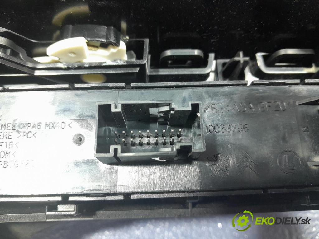 Peugeot 3008 2013 Mřížky Proud vzduchu Vzduch: