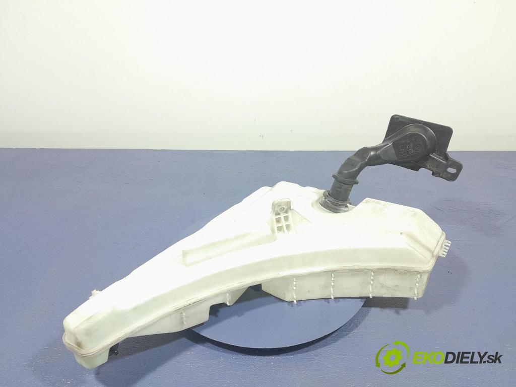 Audi Q7 2018 nádržka Podložka: 4M0955453G