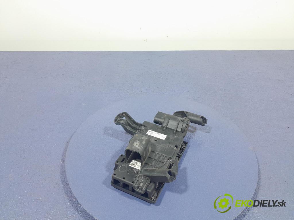 Audi Q7 2018 inštalácia Elektrický: 4M0941823A