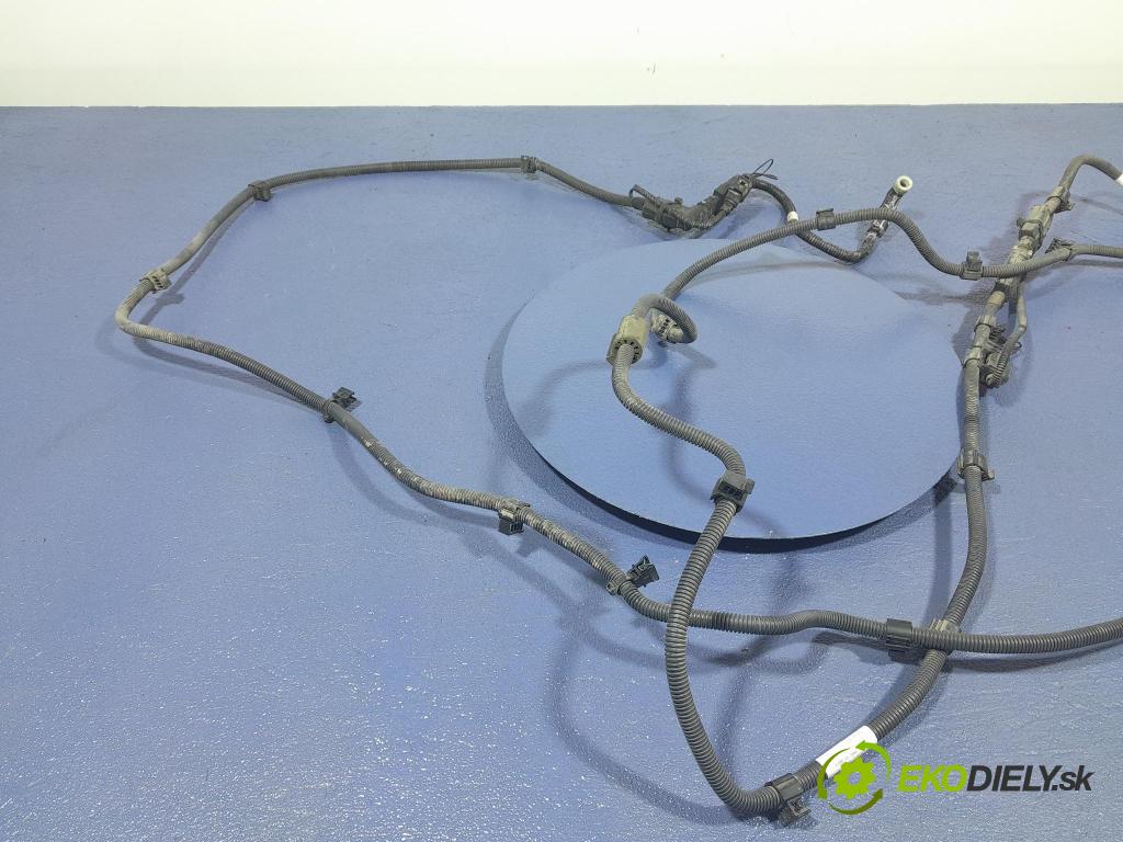 Audi Q7 2018 rúrka paliva 4M0131962A