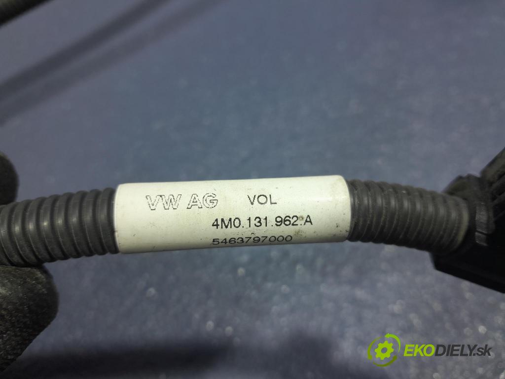 Audi Q7 2018 rúrka paliva 4M0131962A