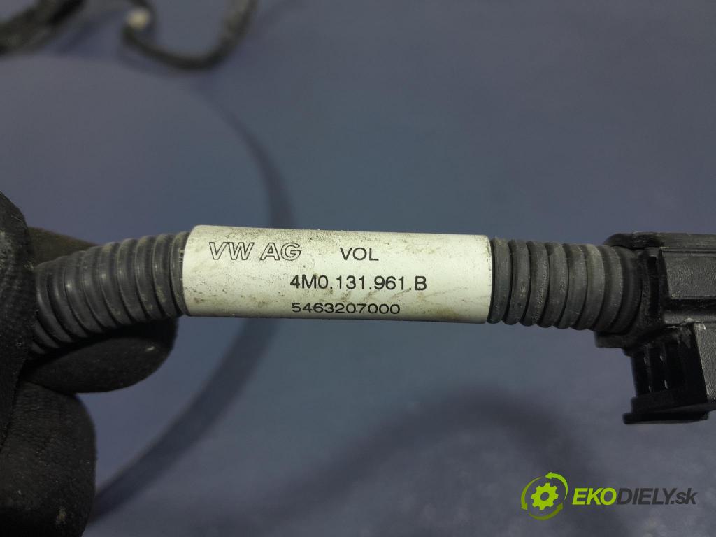 Audi Q7 2018 rúrka paliva 4M0131962A