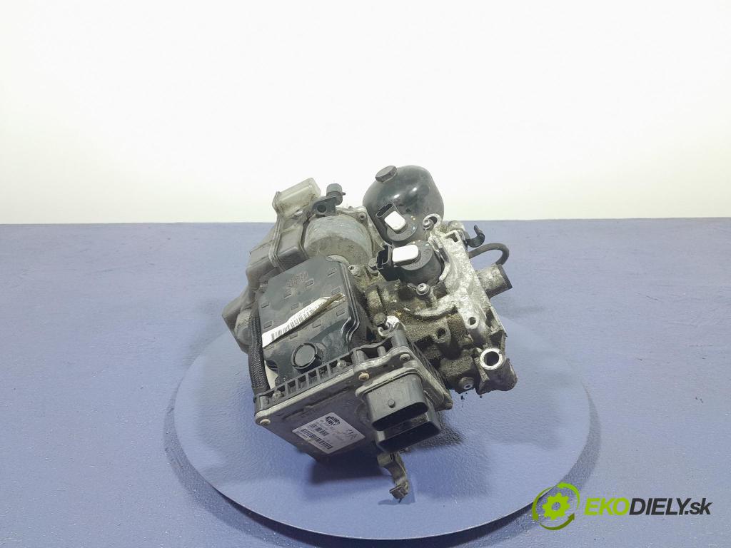 Peugeot 3008 2013 riadiaca jednotka skrine 9678905780