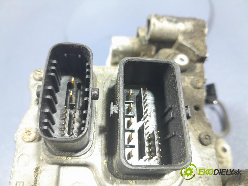 Peugeot 3008 2013 riadiaca jednotka skrine 9678905780