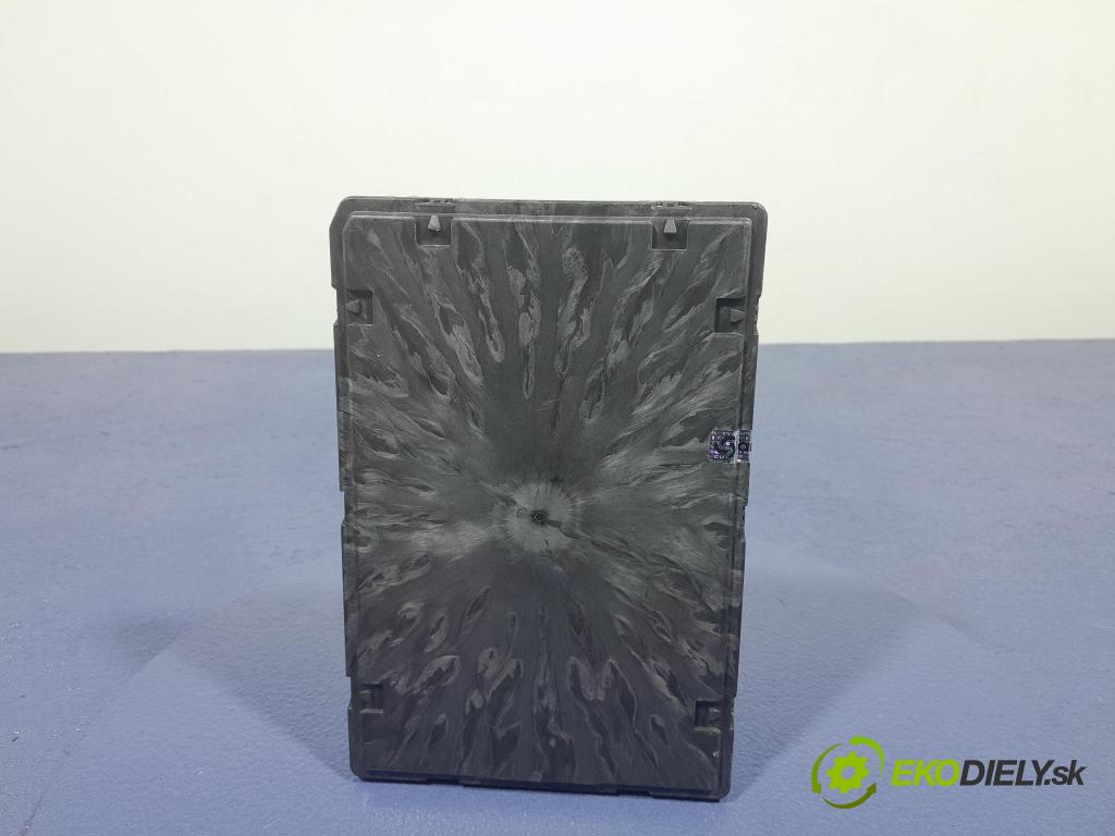 Audi Q7 2018 řídící jednotka Komfortu 8W0907063CG