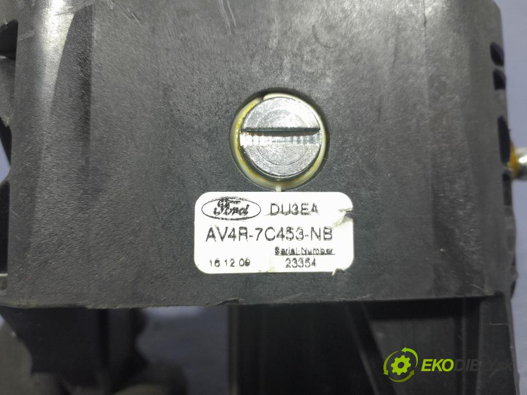 Ford Kuga 0 Páka: Zmeny: AV4R-7C453-NB