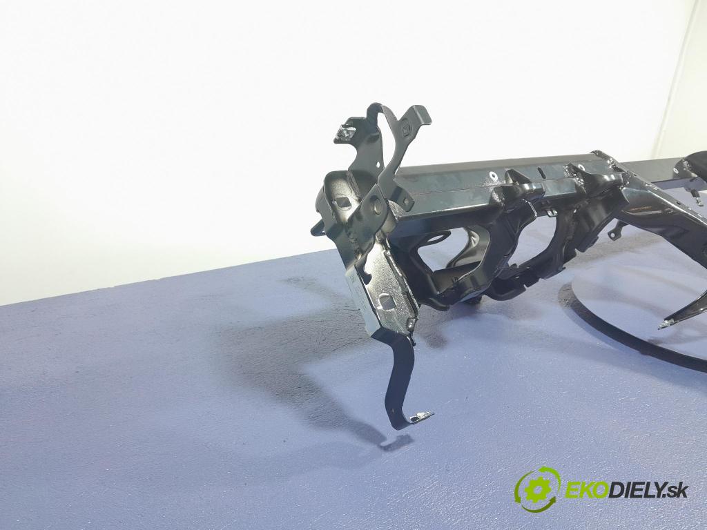 Audi Q7 2018 kokpit,přistrojova deska 4M1857017