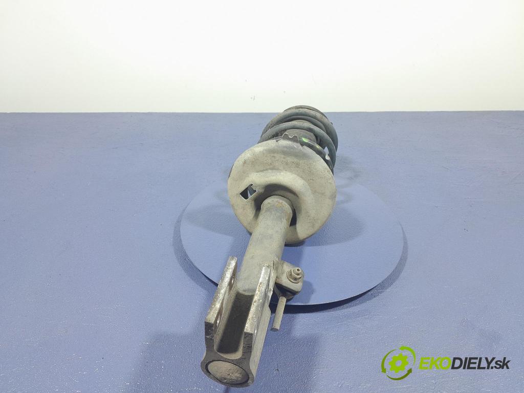 Peugeot 3008 2013 tlumič před Lewy.