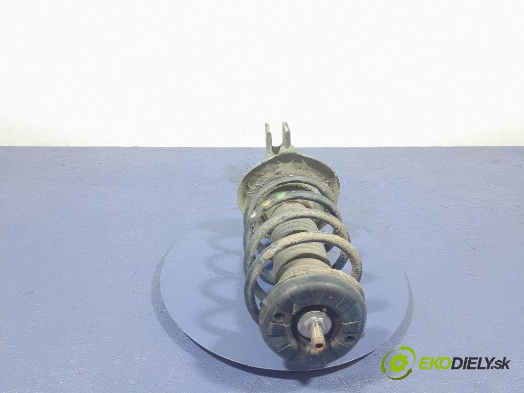 Peugeot 3008 2013 tlumič před Lewy. 