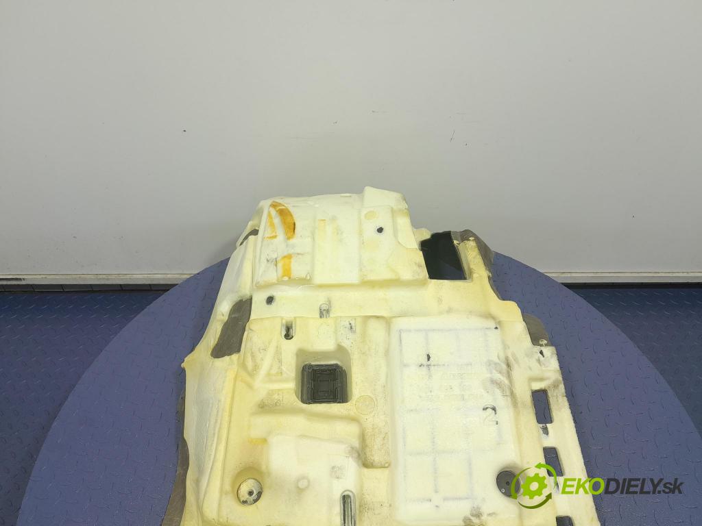 Audi Q7 2018 koberec do auta 4M1863103F