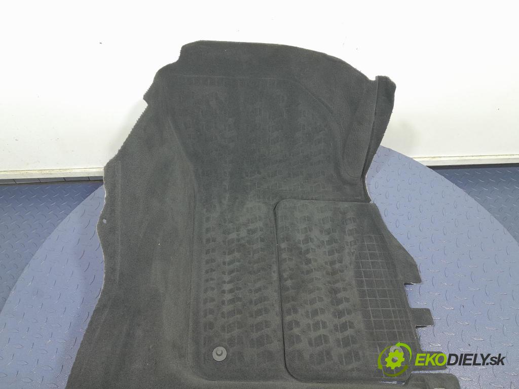 Audi Q7 2018 koberec do auta 4M1863103