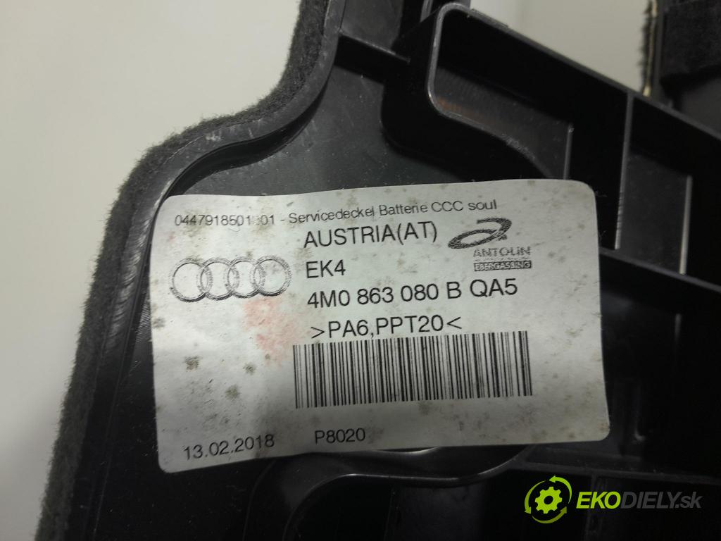 Audi Q7 2018 koberec do auta 4M1863103