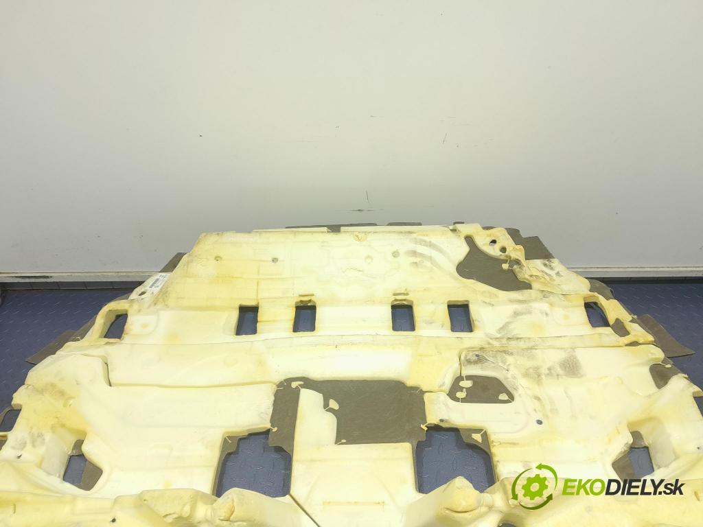 Audi Q7 2018 koberec do auta 4M0863019F