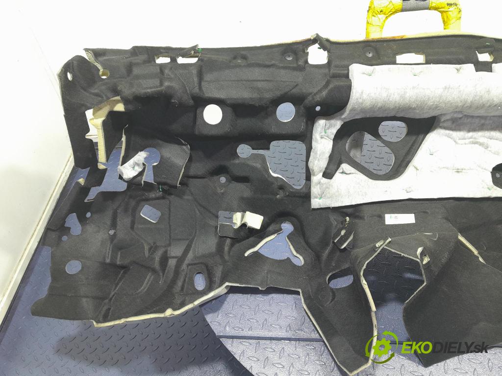 Audi Q7 2018 zvuková izolace 4M1863923L