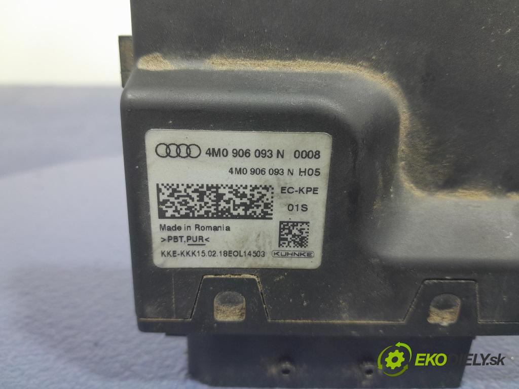 Audi Q7 2018 řídící jednotka 4M0906093N