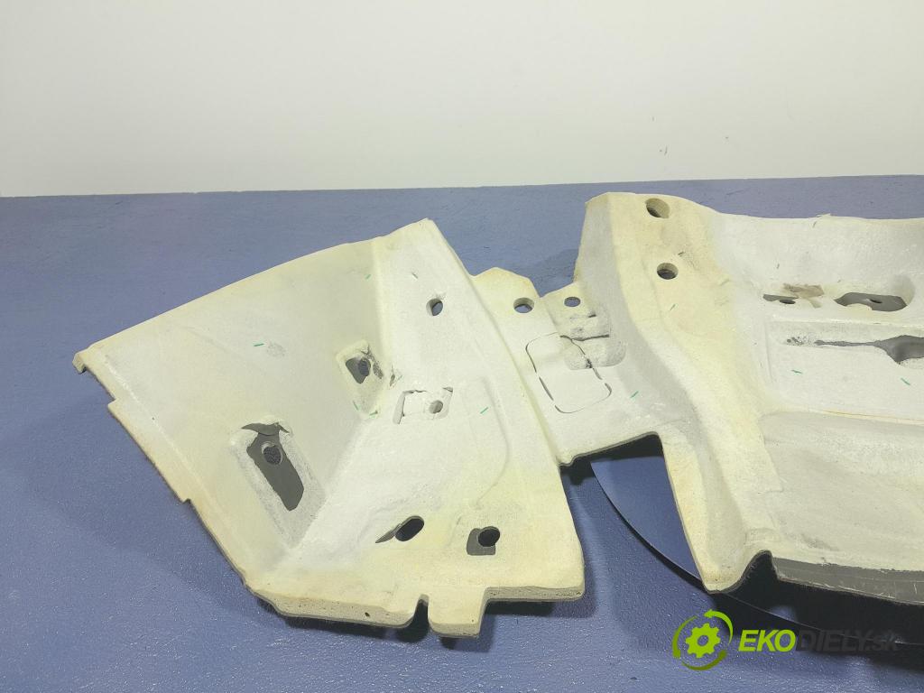 Audi Q7 2018 zvuková izolace 4M0863814B