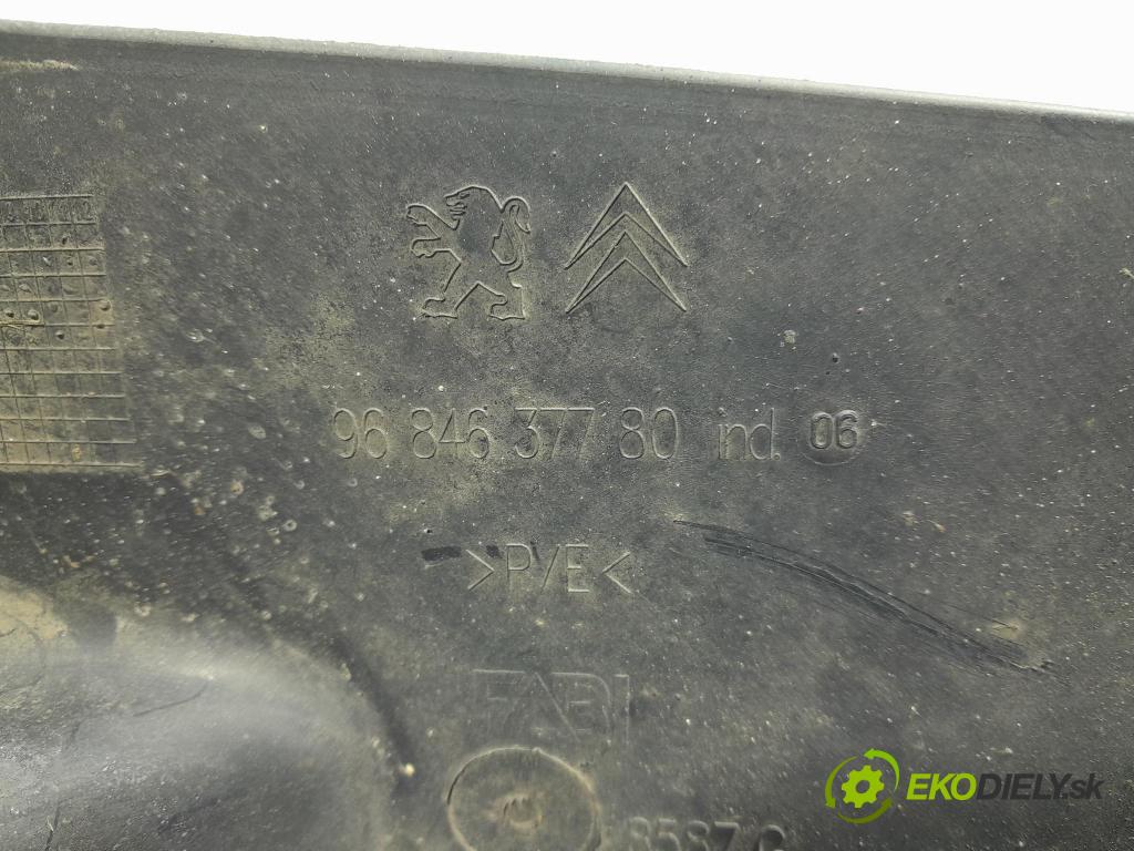 Peugeot 3008 2013 blatník: plastický: Zad: 9684637780