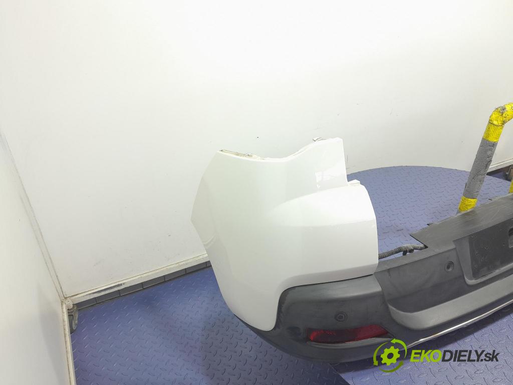 Peugeot 3008 2013 nárazník Zad: