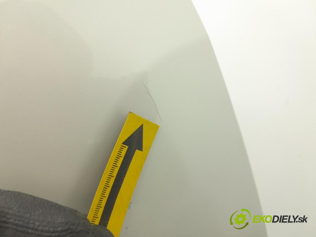 Peugeot 3008 2013 nárazník Zad: