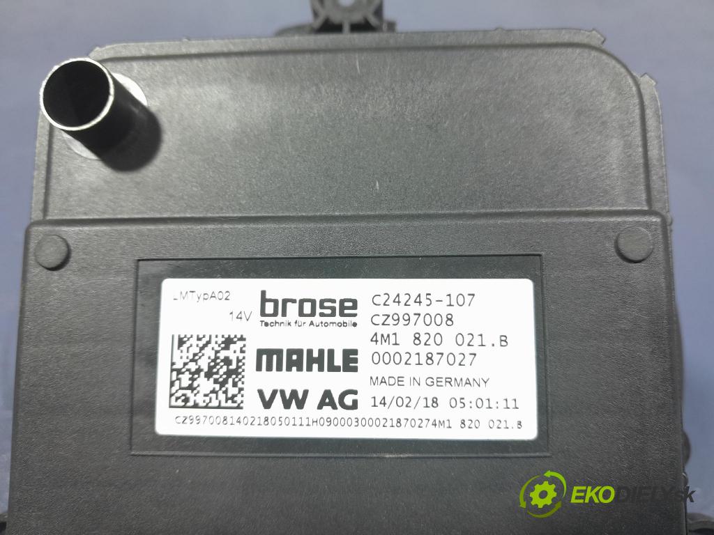 Audi Q7 2018 ventilátor Vzduch: 4M1820021B