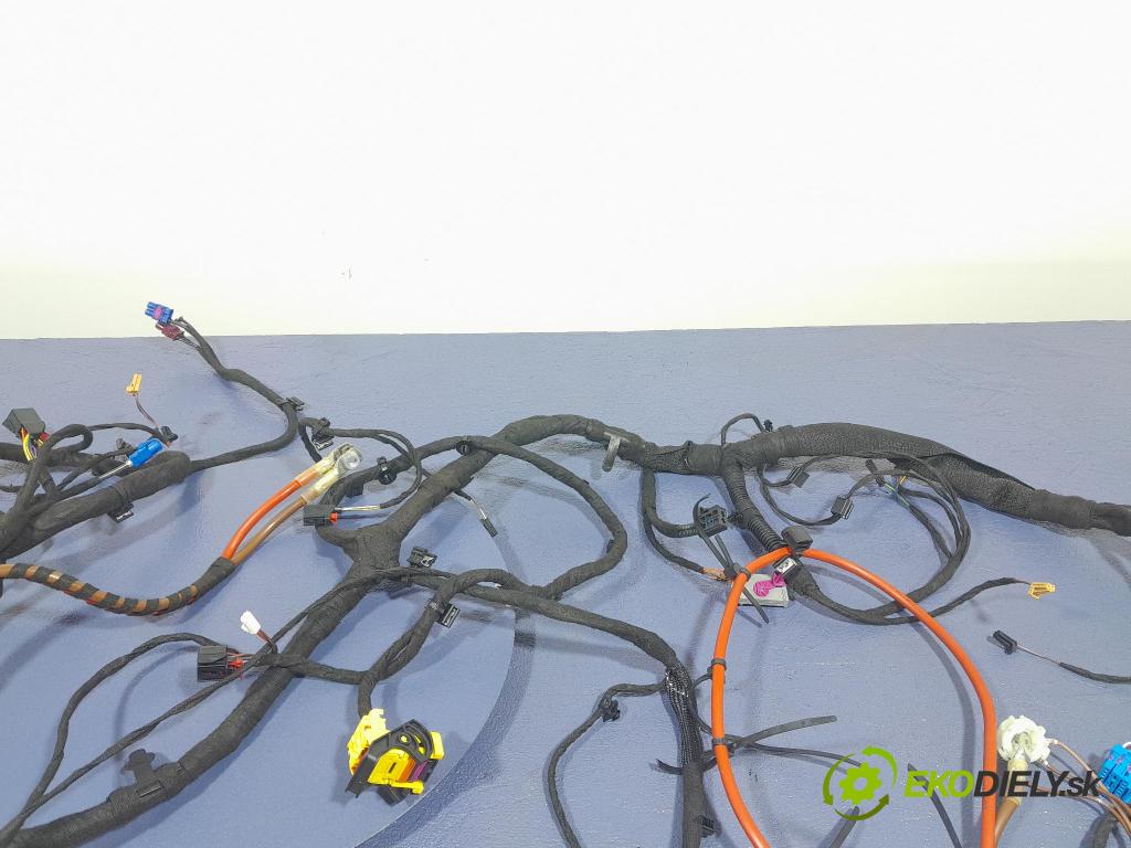 Audi Q7 2018 instalace Elektrický: 4M1971478C