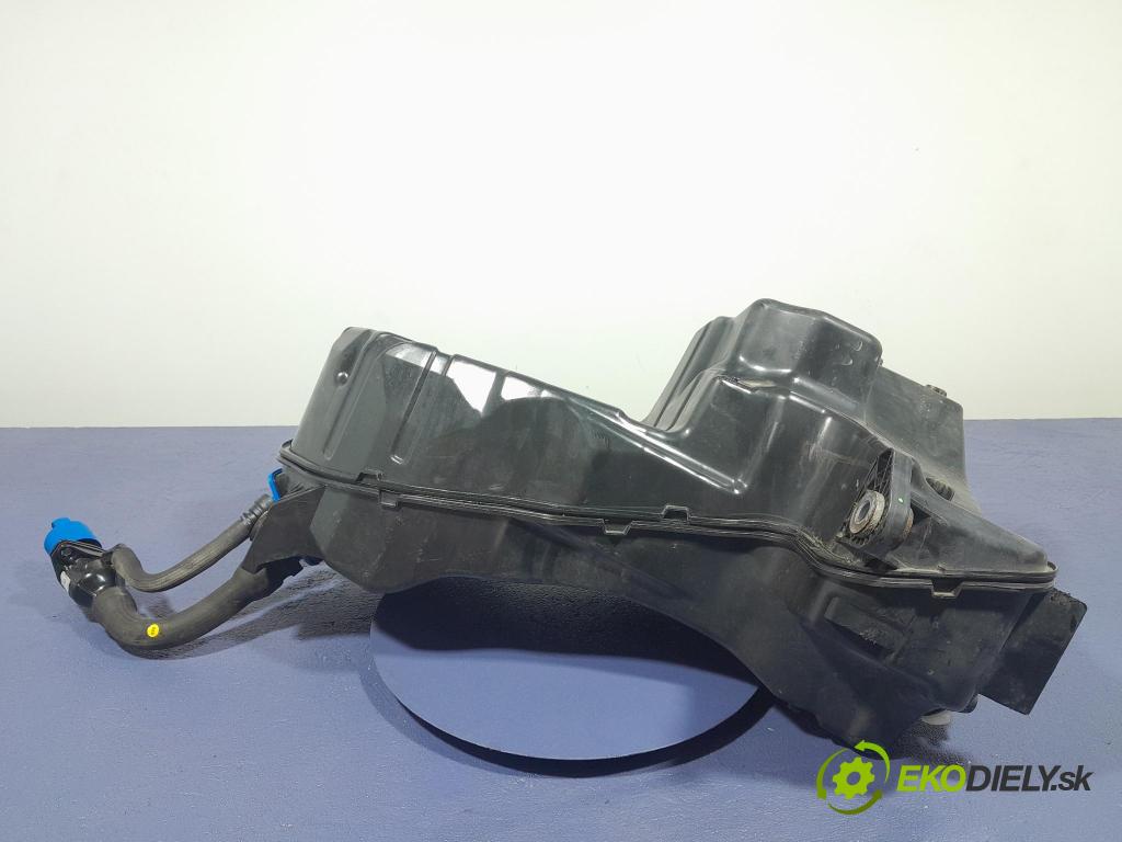 Audi Q7 2018 Nádrž: AdBlue 4M0131878