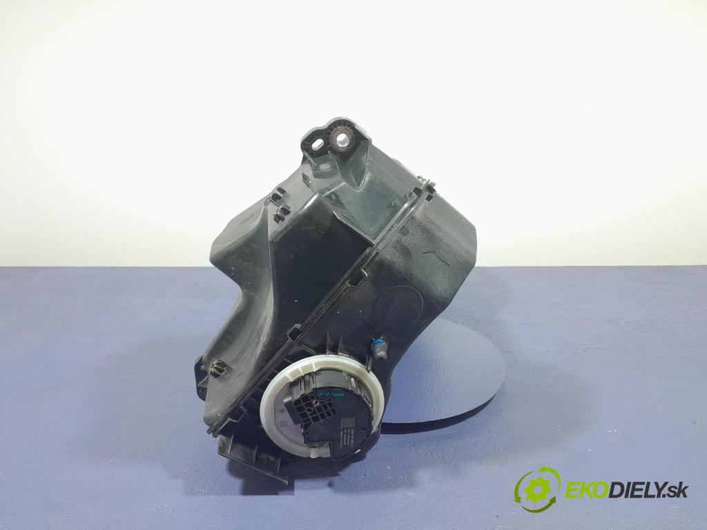 Audi Q7 2018 Nádrž: AdBlue 4M0131878