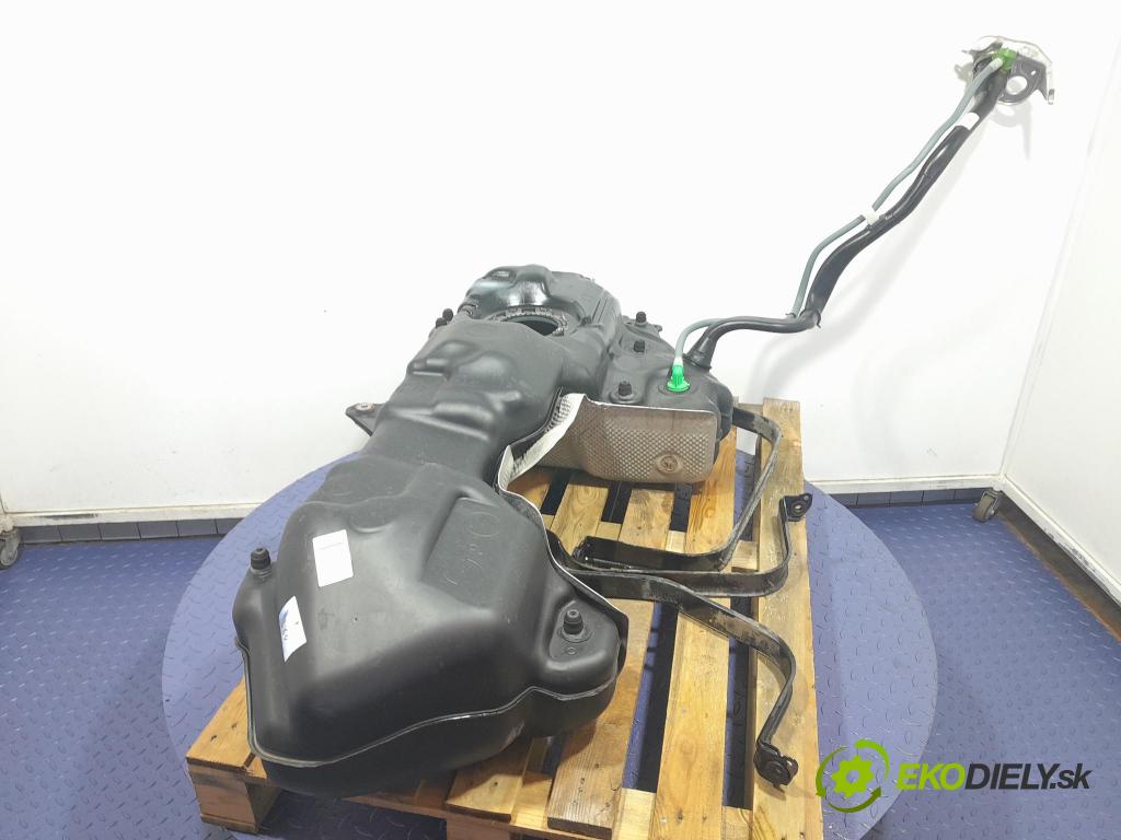 Audi Q7 2018 Nádrž: Paliva: 4M0201021EC