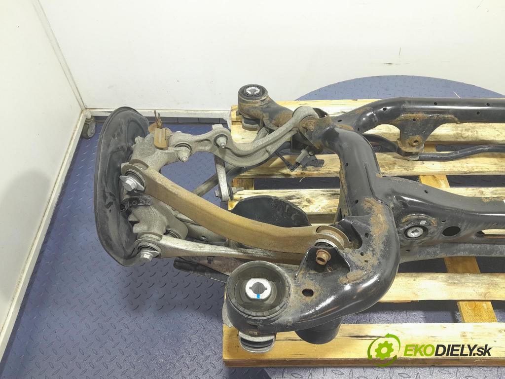 Audi Q7 2018 výztuha Pozastavenia: Zad: 4M0500025