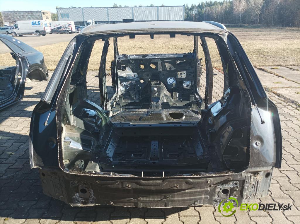 Audi Q7 2018 blatnik Zad: v pravo: 